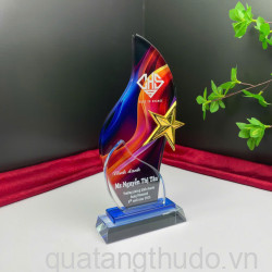 Cup vinh danh pha lê